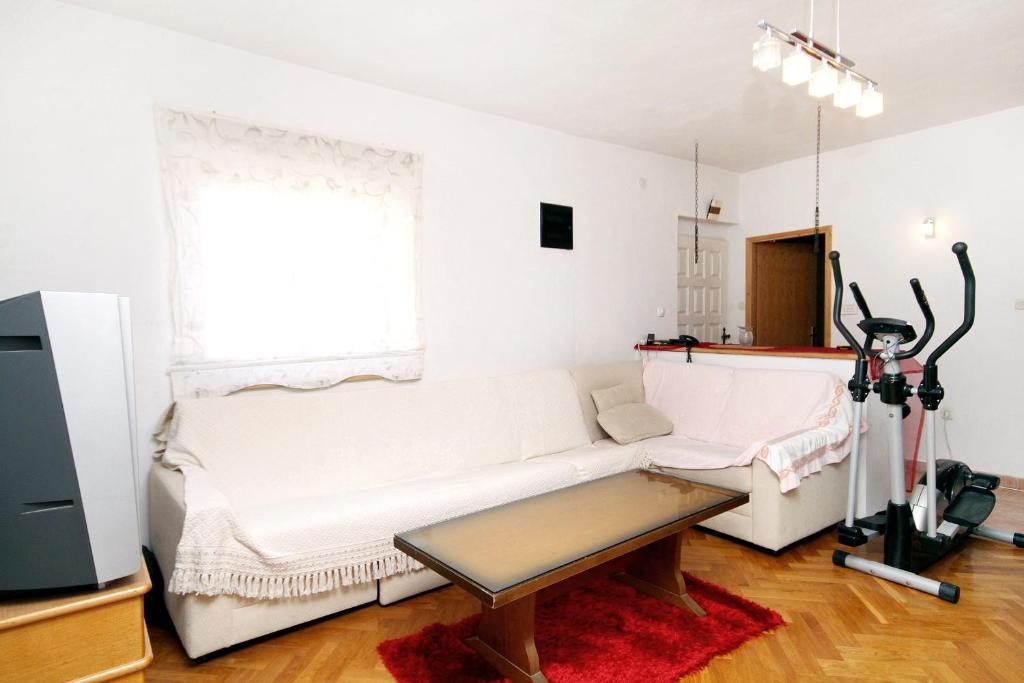 Postel nebo postele na pokoji v ubytování Apartments with a parking space Zadar - 6205