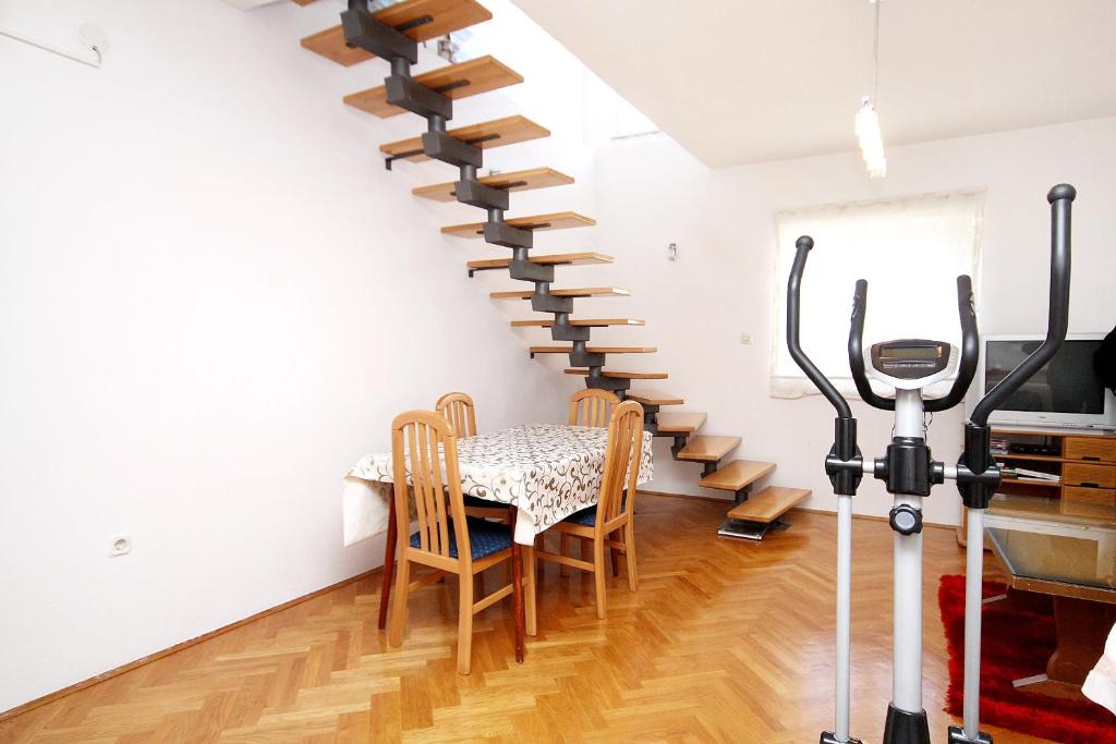 Fitness centrum a/nebo fitness zařízení v ubytování Apartments with a parking space Zadar - 6205
