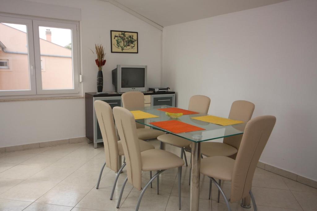 Fotografia z galérie ubytovania Apartments by the sea Drage, Biograd - 6171 v Drage