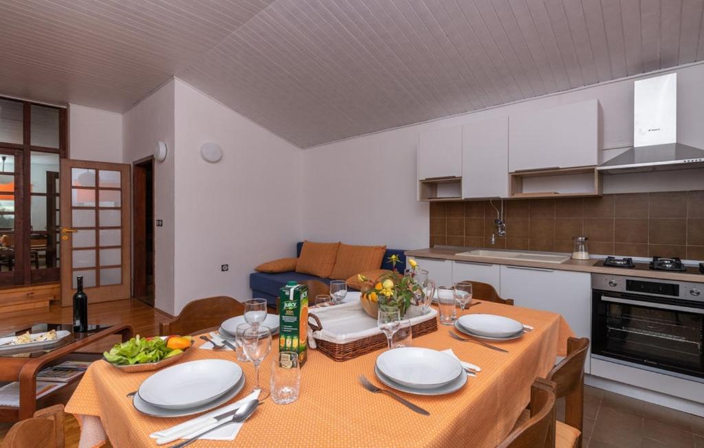 Kuchyň nebo kuchyňský kout v ubytování Apartment Manjadvorci 7445a