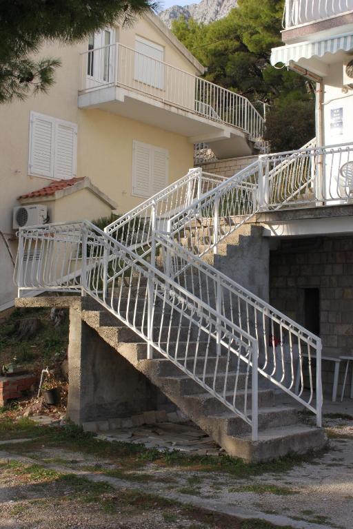 Fotografia z galérie ubytovania Apartments with a parking space Medici, Omis - 7483 v Mimiciach