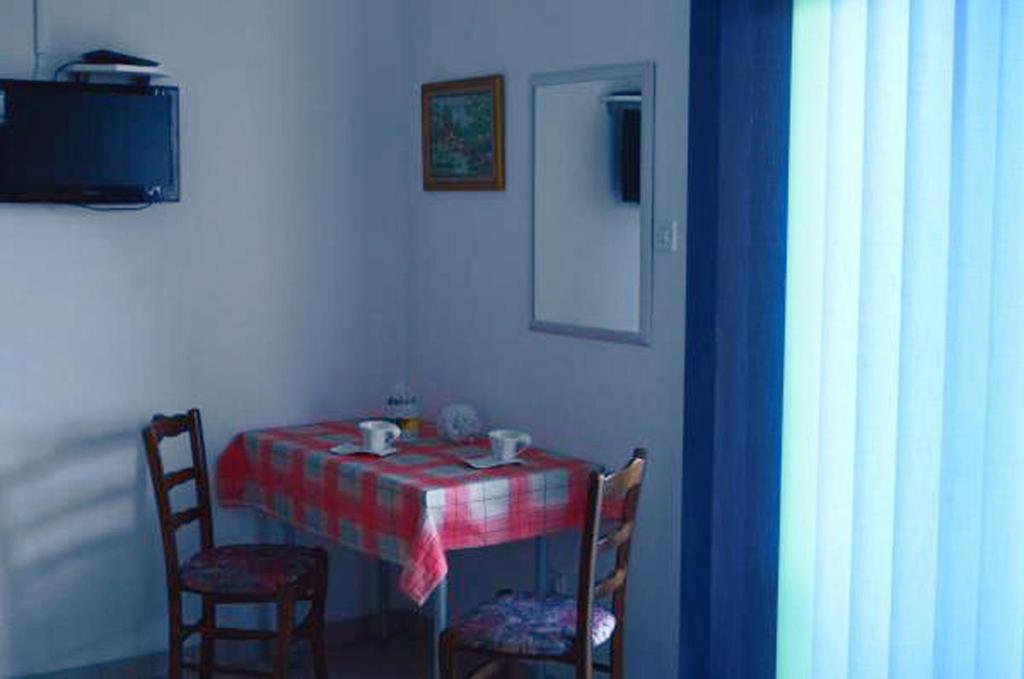 Fotografia z galérie ubytovania Apartments with a parking space Medici, Omis - 7483 v Mimiciach