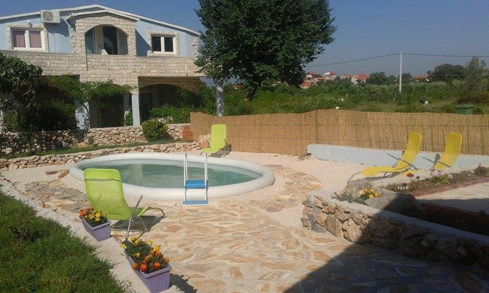 Swimmingpoolen hos eller tæt på Apartments with a swimming pool Podgradina, Novigrad - 6198