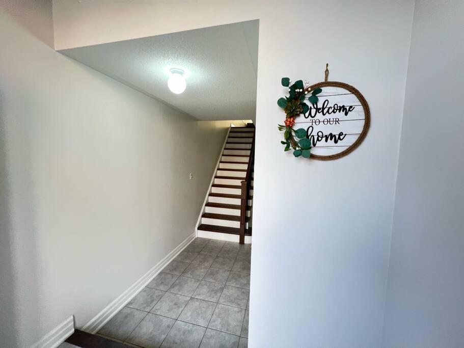 Beautiful Vacation Home near Toronto Airport - Three-Bedroom House