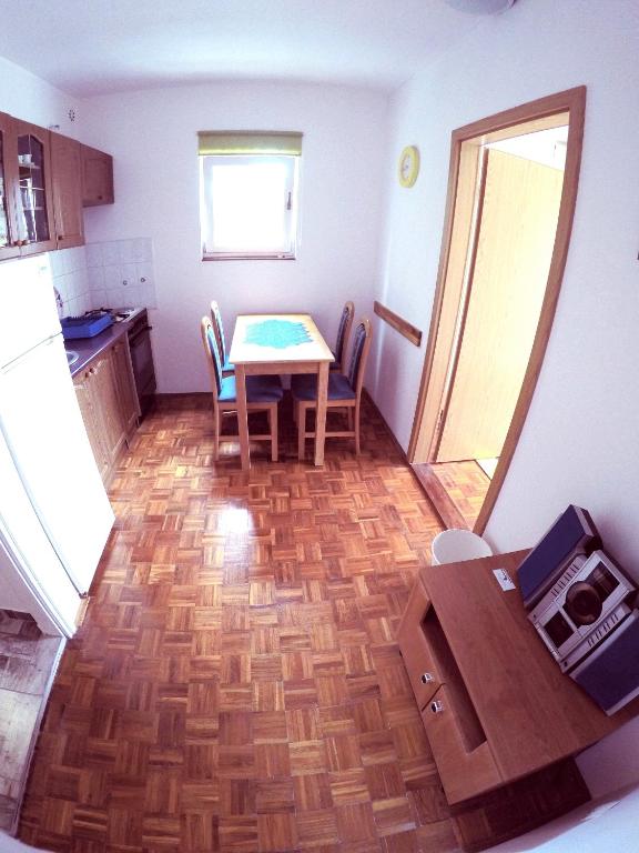 Kuchyň nebo kuchyňský kout v ubytování Apartments with a parking space Biograd na Moru, Biograd - 6201