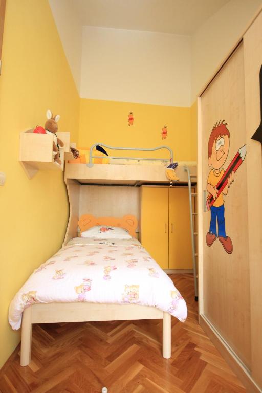 Fotografia z galérie ubytovania Apartments by the sea Omis - 7577 v Omise