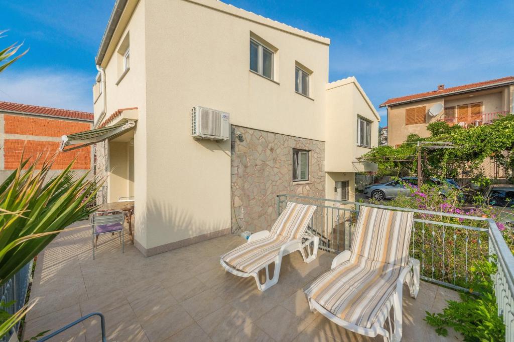 Apartments by the sea Businci, Ciovo - 7560