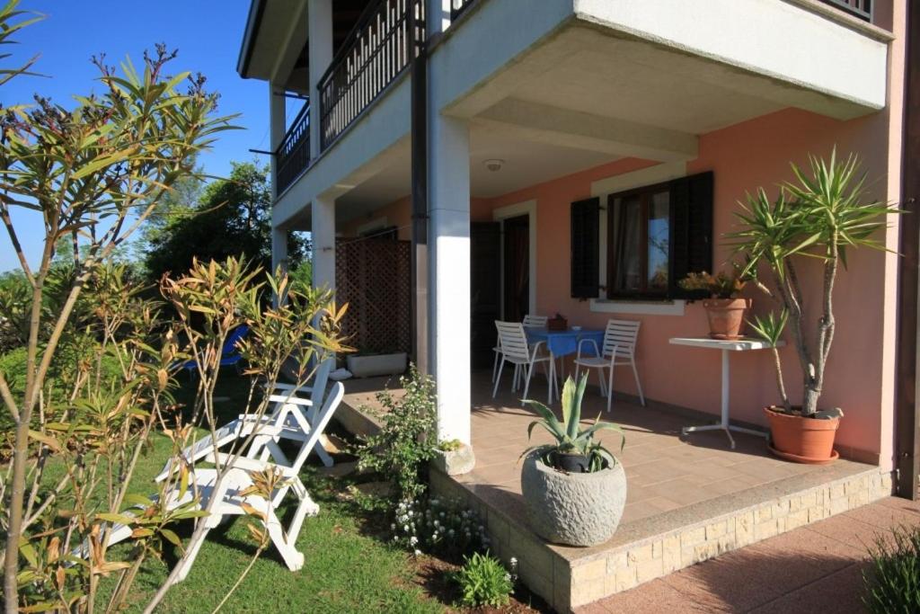 Fotografia z galérie ubytovania Apartments with a parking space Presika, Labin - 7617 v destinácii Labin