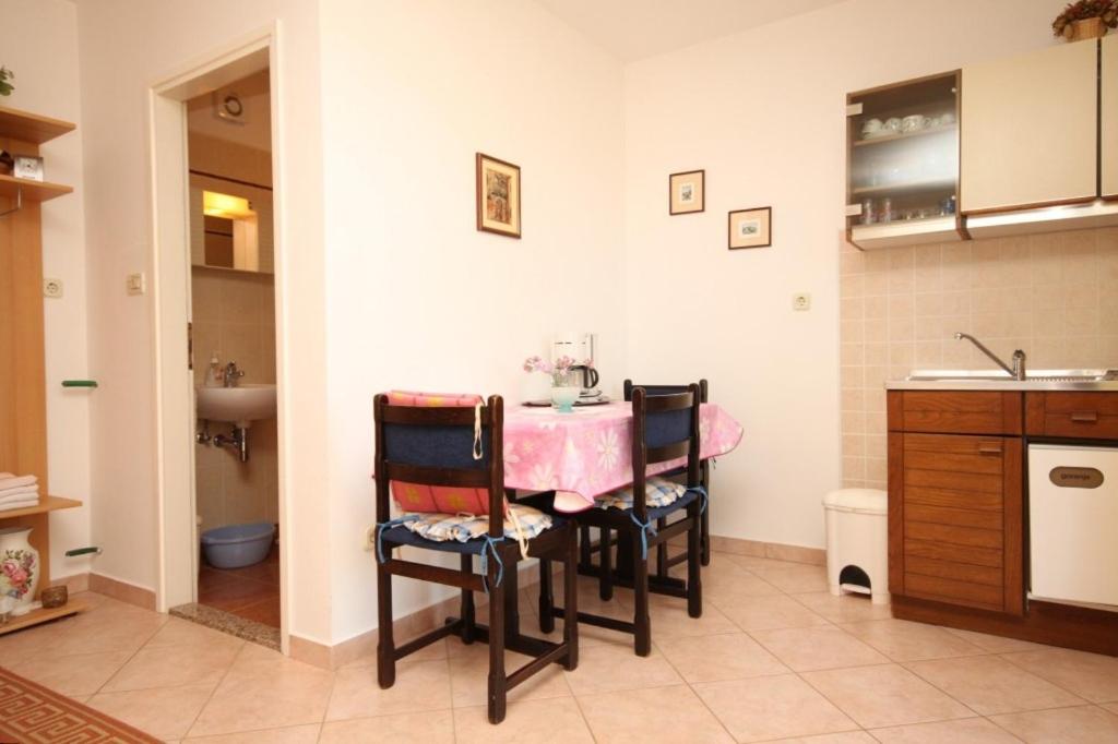 Fotografia z galérie ubytovania Apartments with a parking space Presika, Labin - 7617 v destinácii Labin