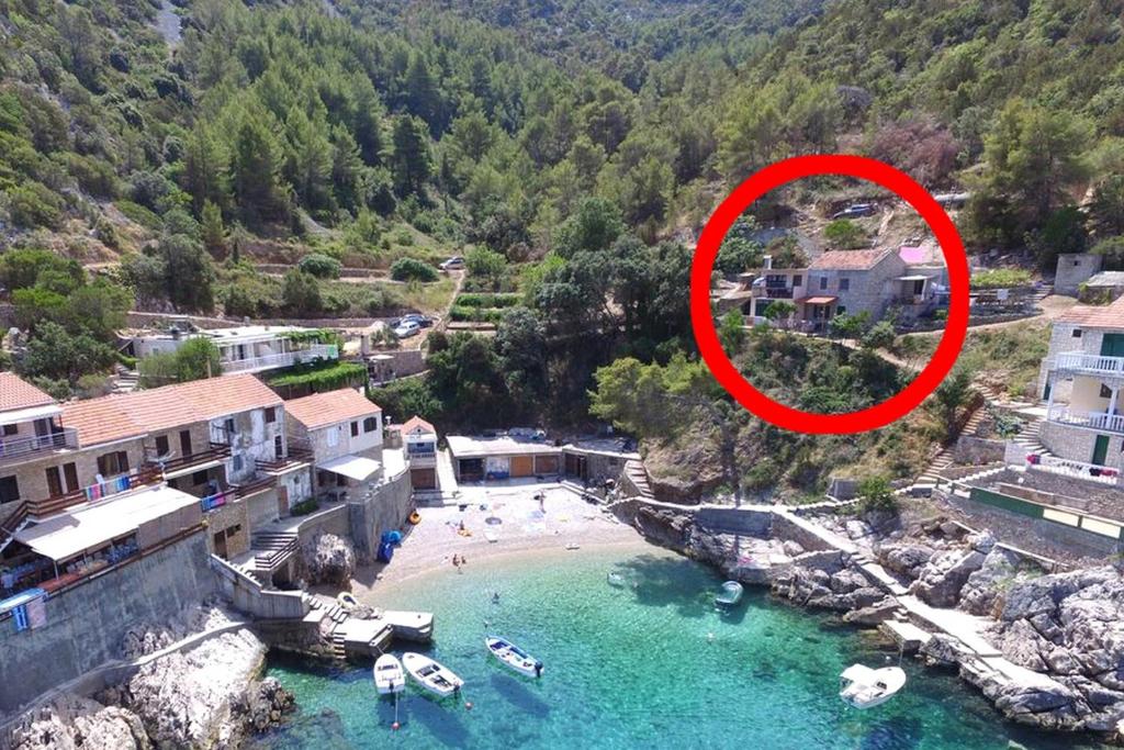 Seaside secluded apartments Cove Pobij, Hvar - 7506
