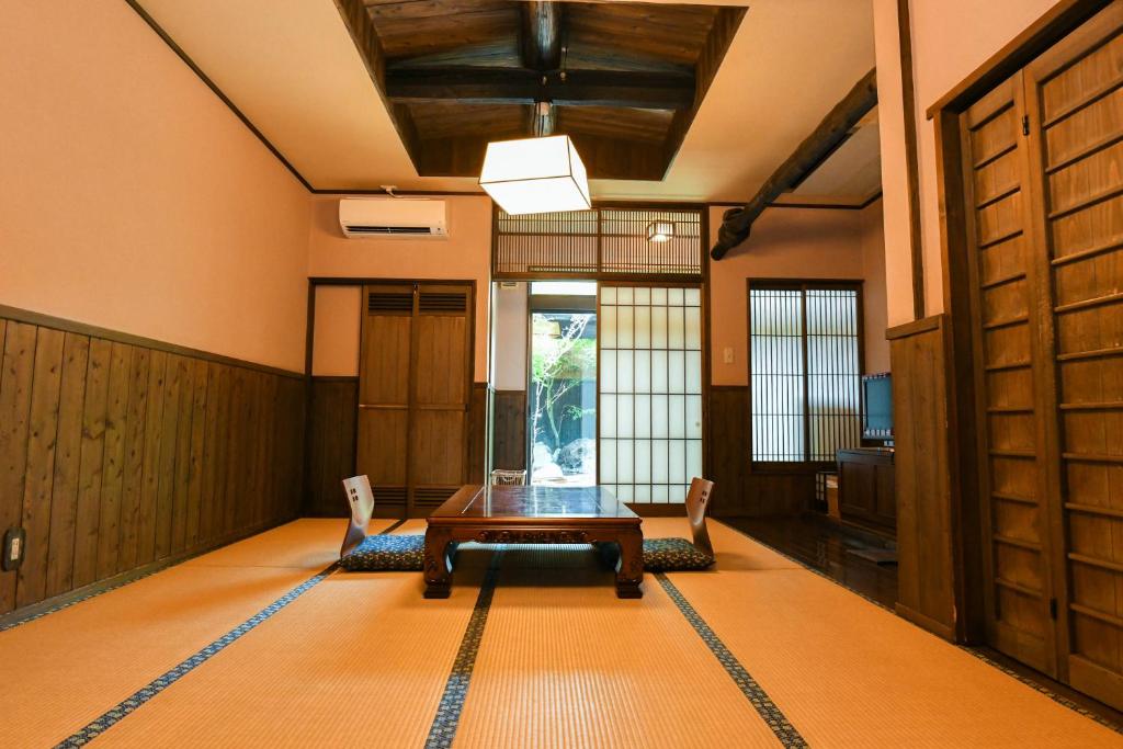 Posezení v ubytování Ryokan Yayanoyu