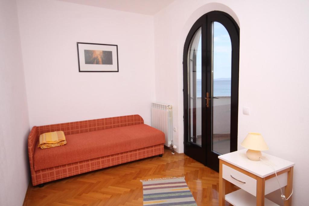 Zdjęcie z galerii obiektu Family friendly seaside apartments Kozino, Zadar - 6184 w Petrčane
