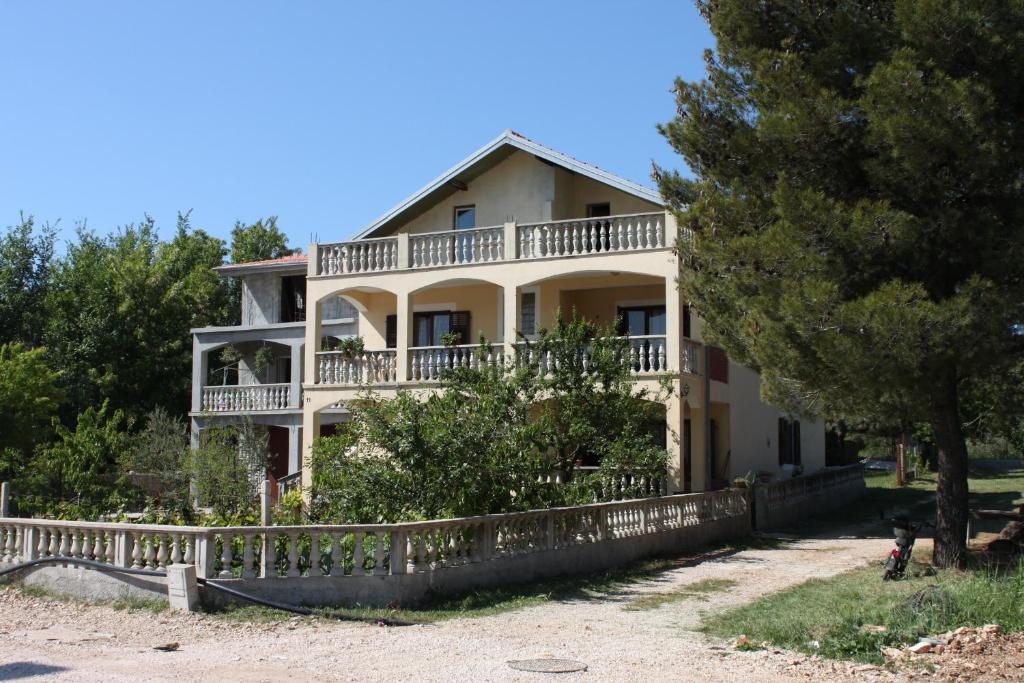Apartments with parking space Bibinje, Zadar - 6204