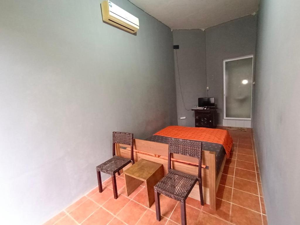 Nathaniela Homestay - 