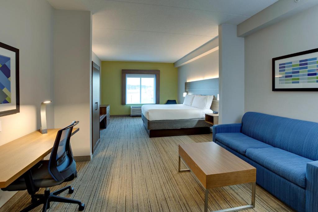 Holiday Inn Express Nashville-Opryland by IHG - Suite King