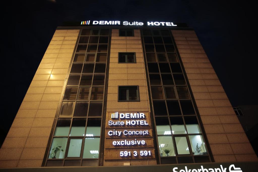 Certifikát, hodnocení, plakát nebo jiný dokument vystavený v ubytování Demir Suite Hotel