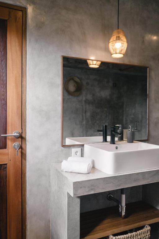 Kano Canggu Loft - 11