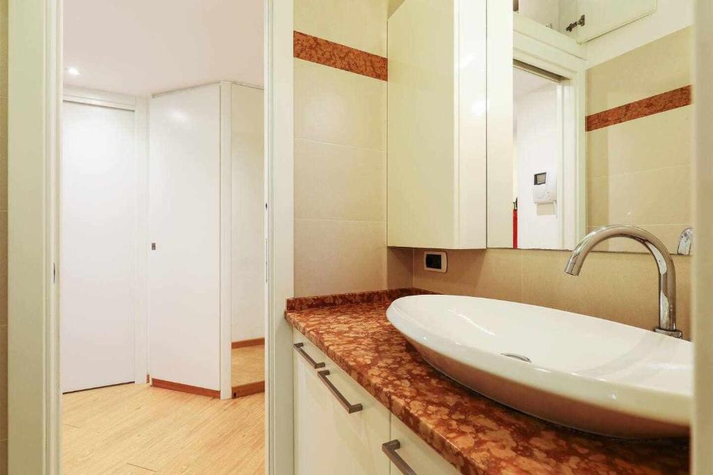 Kúpeľňa v ubytovaní SV18C Charming modern flat S Ambrogio