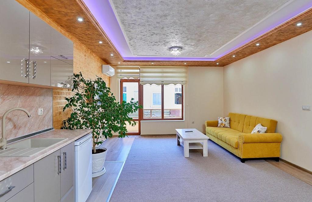 Kitanov Guest House