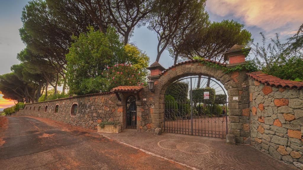 Zdjęcie z galerii obiektu Villa Sylva 6&2, Emma Villas w mieście Frattocchie