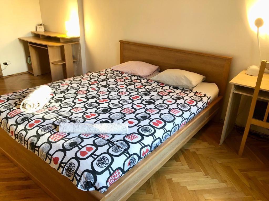 Postel nebo postele na pokoji v ubytování Chez Jitka et GauTiER - A great alternative to a hotel