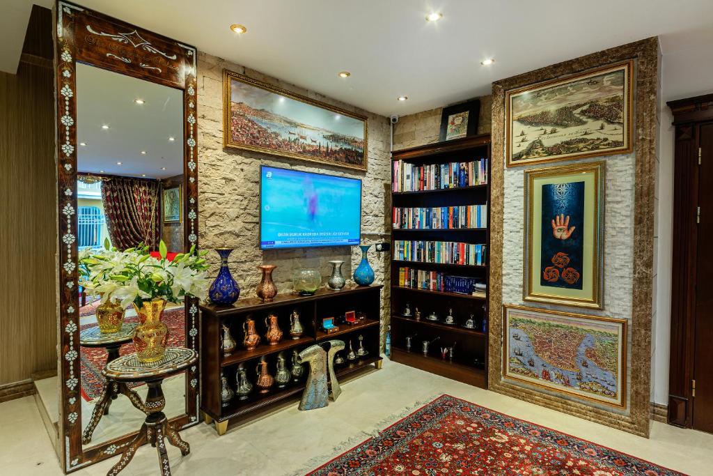 رزرو هتل، هتل Magnaura Palace | 09197245266