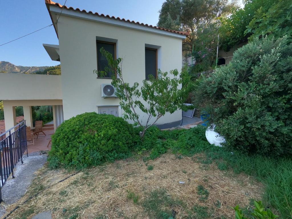 Akros-cottage on mountain- ground floor