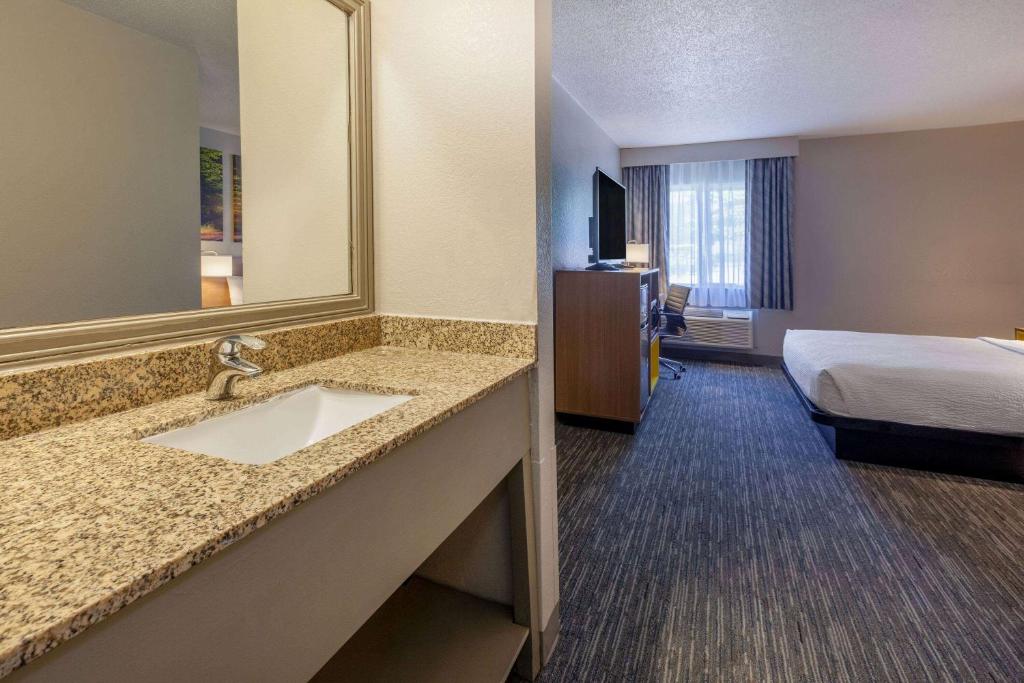 Days Inn by Wyndham Racine/Sturtevant - Error