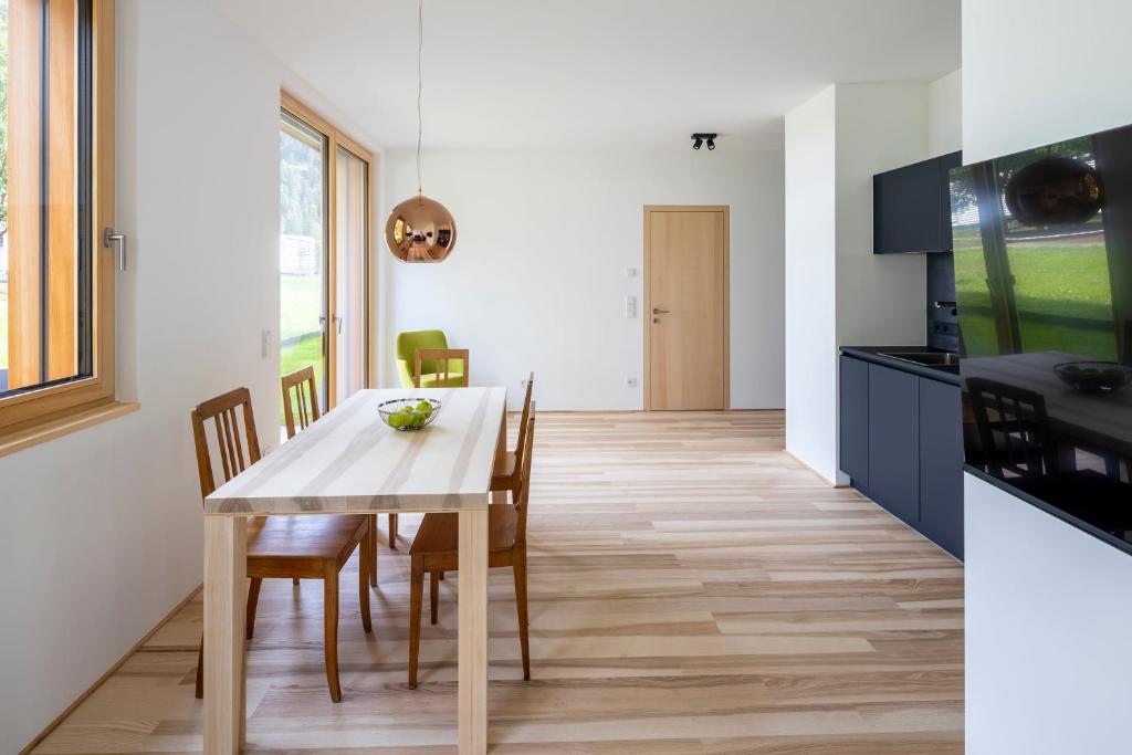 TV a/nebo společenská místnost v ubytování am Greben Apartments eins - zwei - sechs - sieben