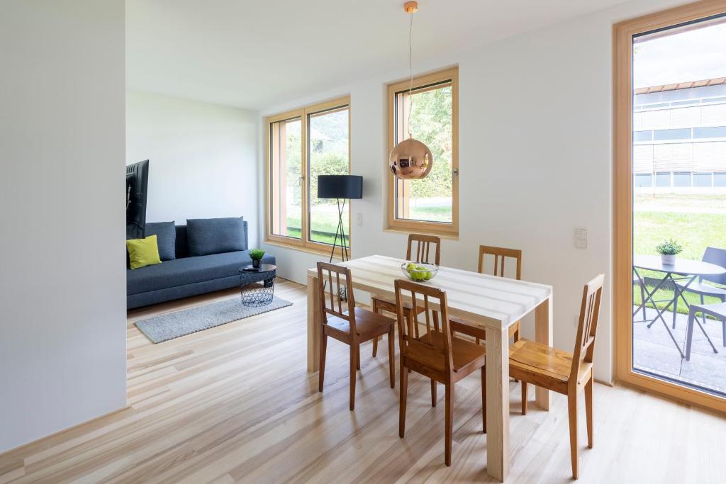 TV a/nebo společenská místnost v ubytování am Greben Apartments eins - zwei - sechs - sieben