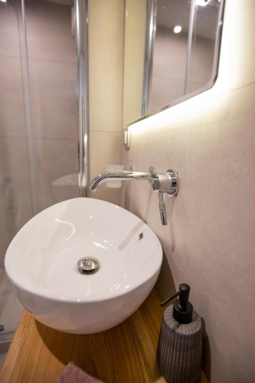 Koupelna v ubytování Vallia Suites - Luxury Suite B2