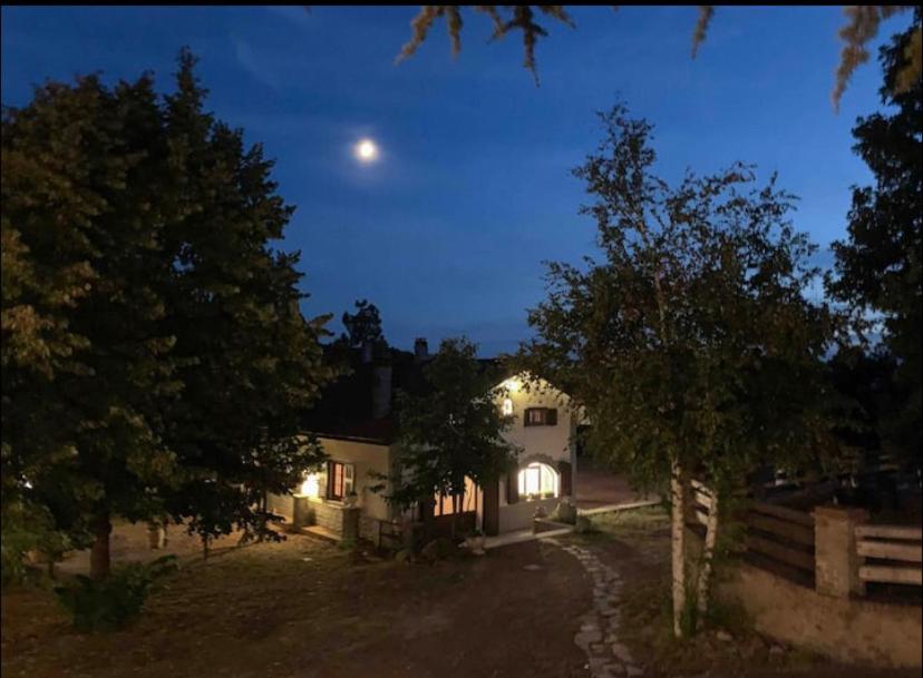 Vonkajšia záhrada v ubytovaní Peaceful Mountain Retreat - private guest house
