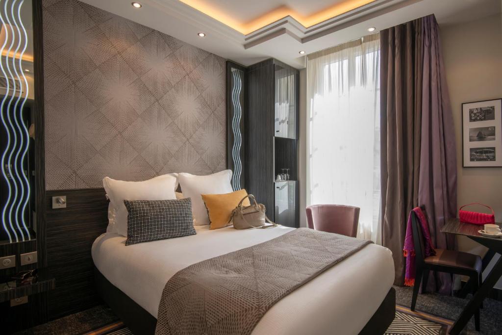 
Superior Double Room with City View
