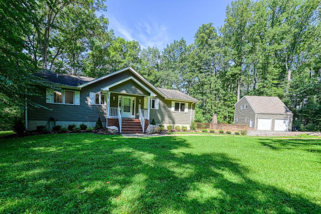 Freedom Cove, Bumpass (updated prices 2024)