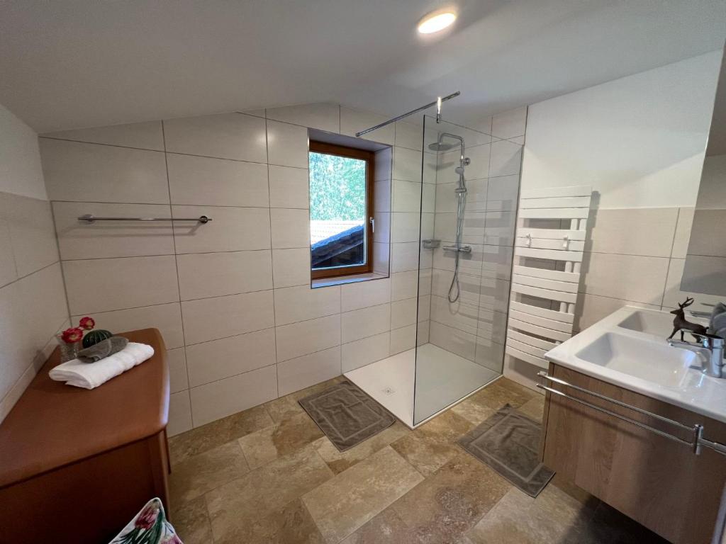 Koupelna v ubytování Holiday Home Haus Sigfried by Interhome