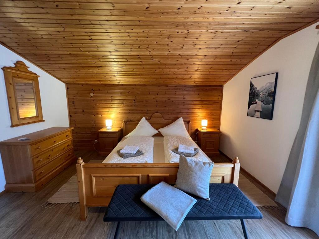 Postel nebo postele na pokoji v ubytování Holiday Home Haus Sigfried by Interhome