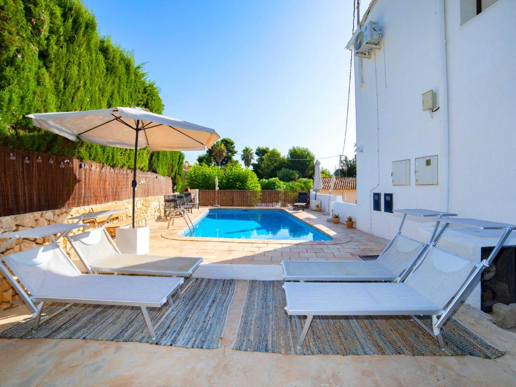 Bazén v ubytování Holiday Home La Marina by Interhome nebo v jeho okolí