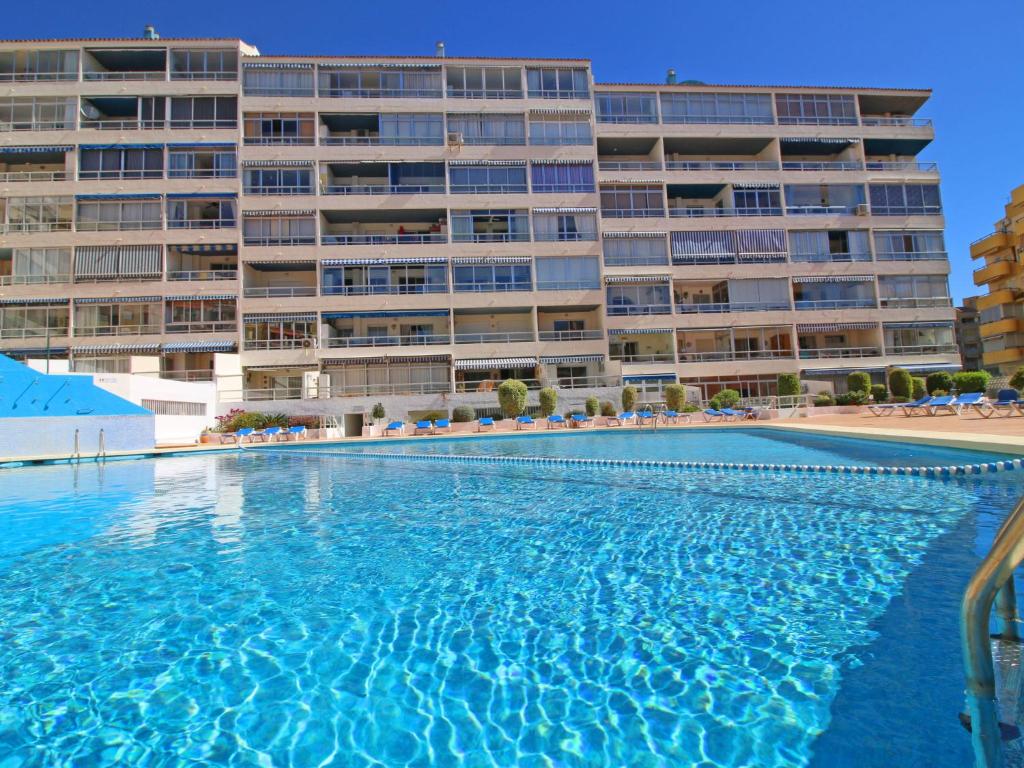 Bazén v ubytovaní Apartment Apolo IV-12 by Interhome alebo v jeho blízkosti