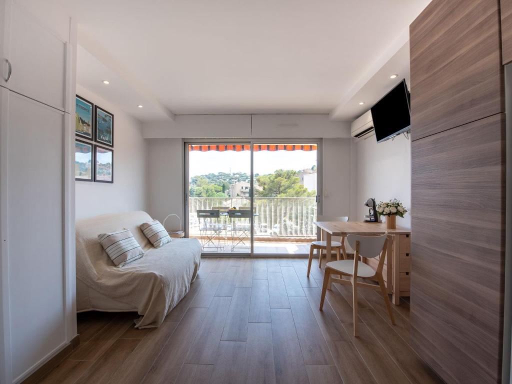 Telewizja i/lub zestaw kina domowego w obiekcie Studio Les Pradels by Interhome