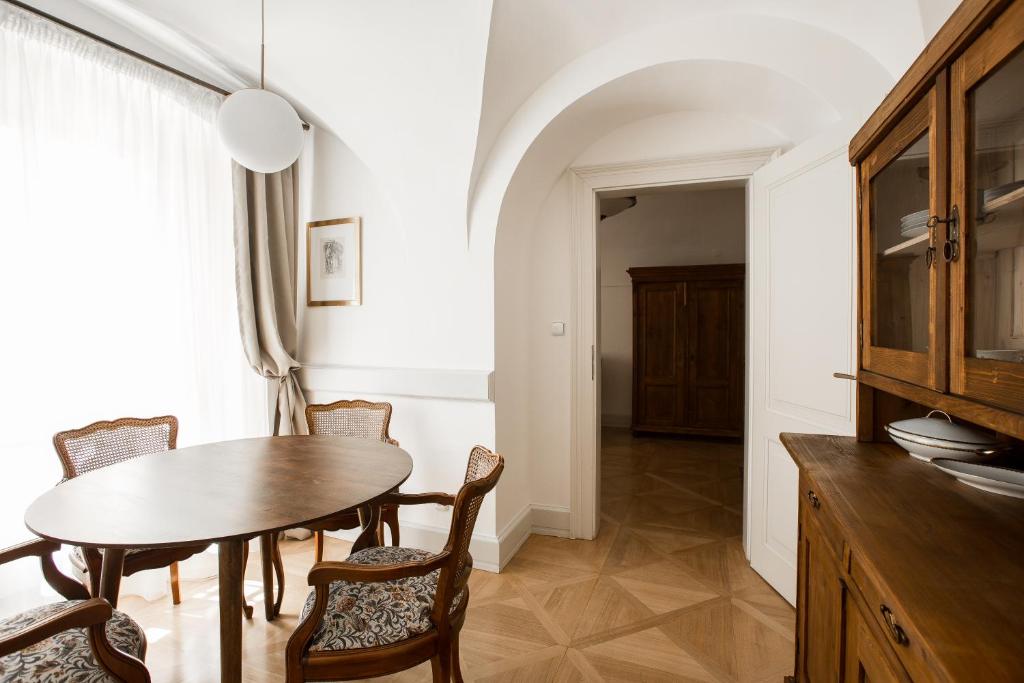 Hotel Nerudova 211 - 10