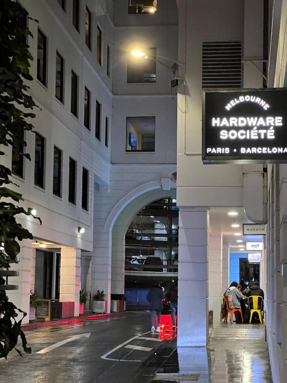 Aura on Flinders Serviced Apartments