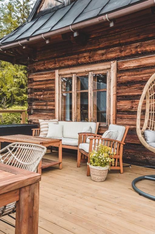 Patio alebo iná vonkajšia časť ubytovania Apartamenty Polana Pająkówka