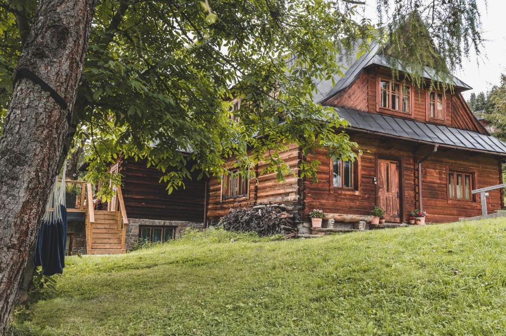 Vonkajšia záhrada v ubytovaní Apartamenty Polana Pająkówka