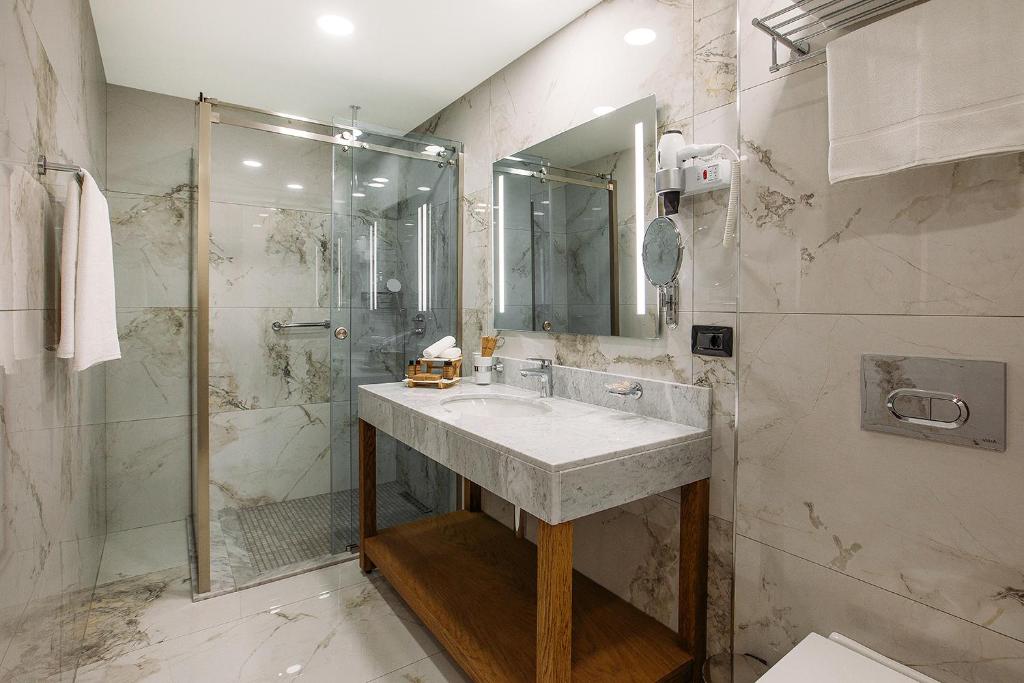 Koupelna v ubytování Marjan Plaza Hotel