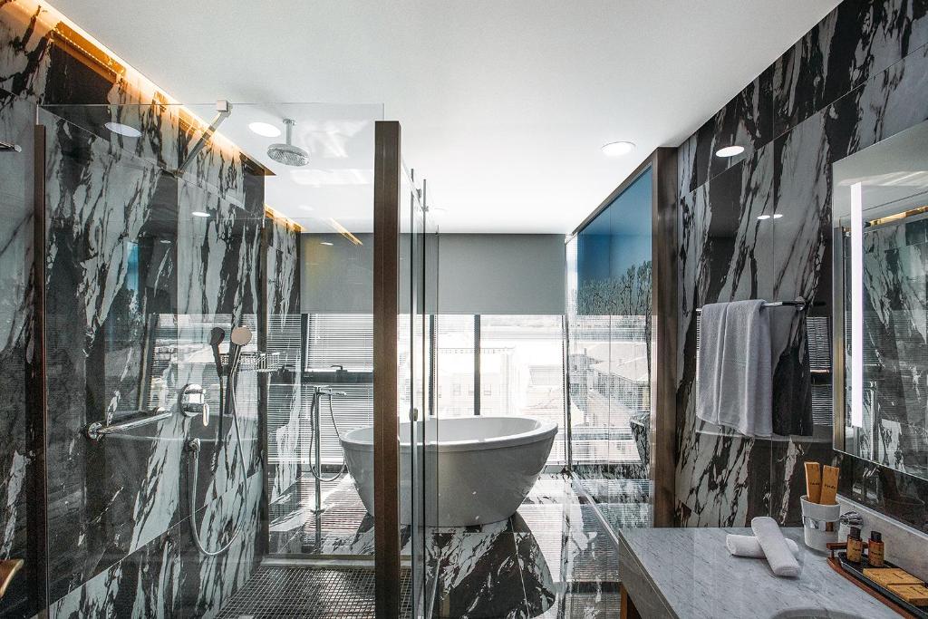 Koupelna v ubytování Marjan Plaza Hotel