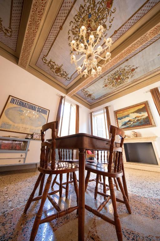 A seating area at Anna's House