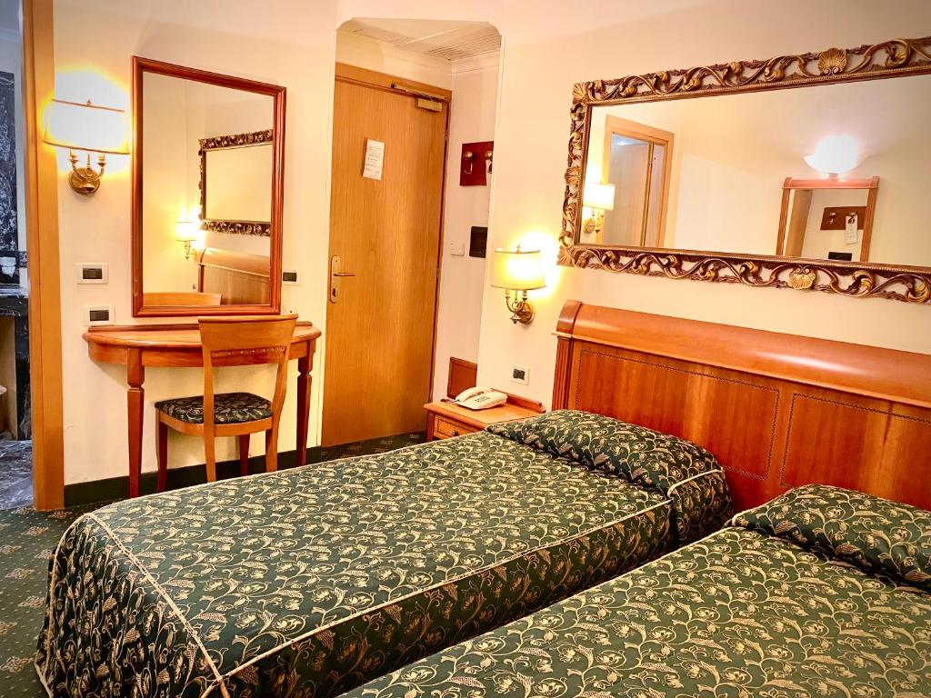 Hotel Champagne Palace - Resim 12
