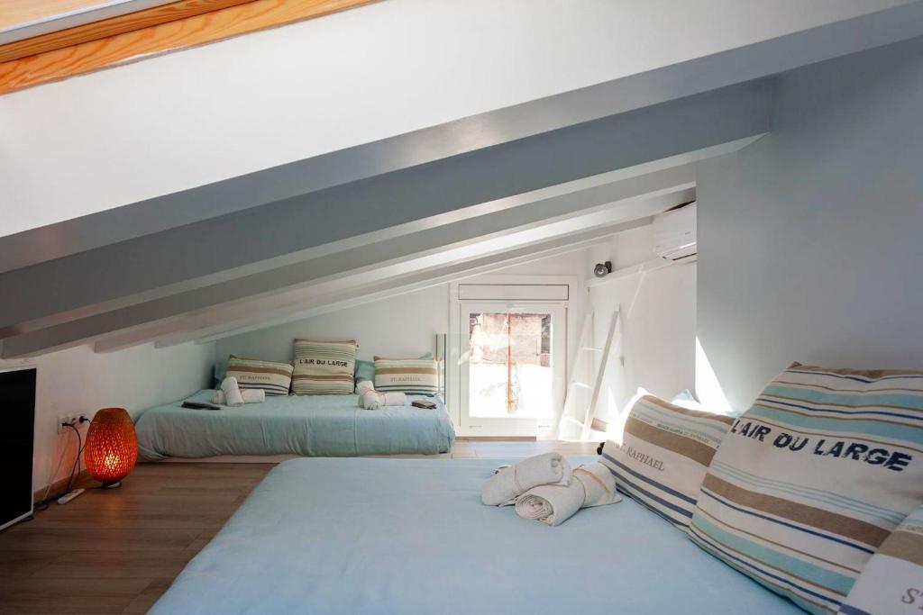 Posteľ alebo postele v izbe v ubytovaní Charming apartment in Llafranc - city view, 70 m²
