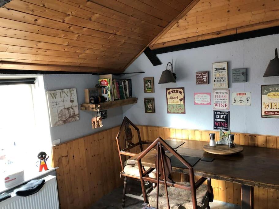 Fotografie z fotogalerie ubytování Double Room in Character Cottage With Parking, Beaulieu, New Forest v destinaci Beaulieu