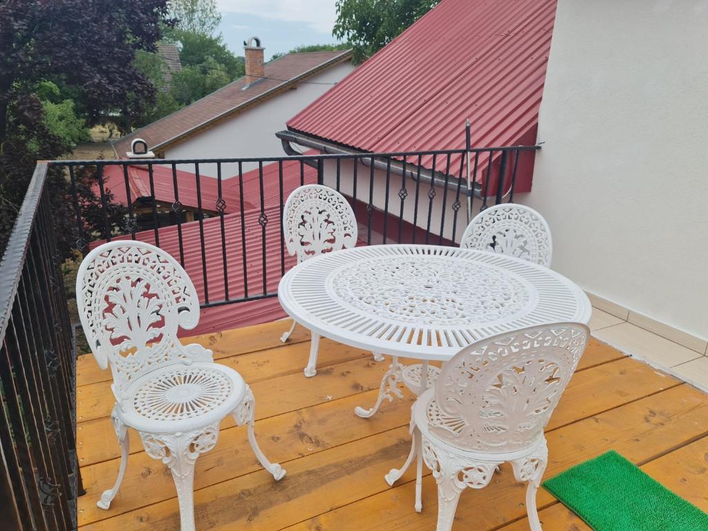 Balkón alebo terasa v ubytovaní Hobby Vendégház